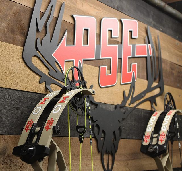Raxx Dual PSE Bow Hanger — product view 4