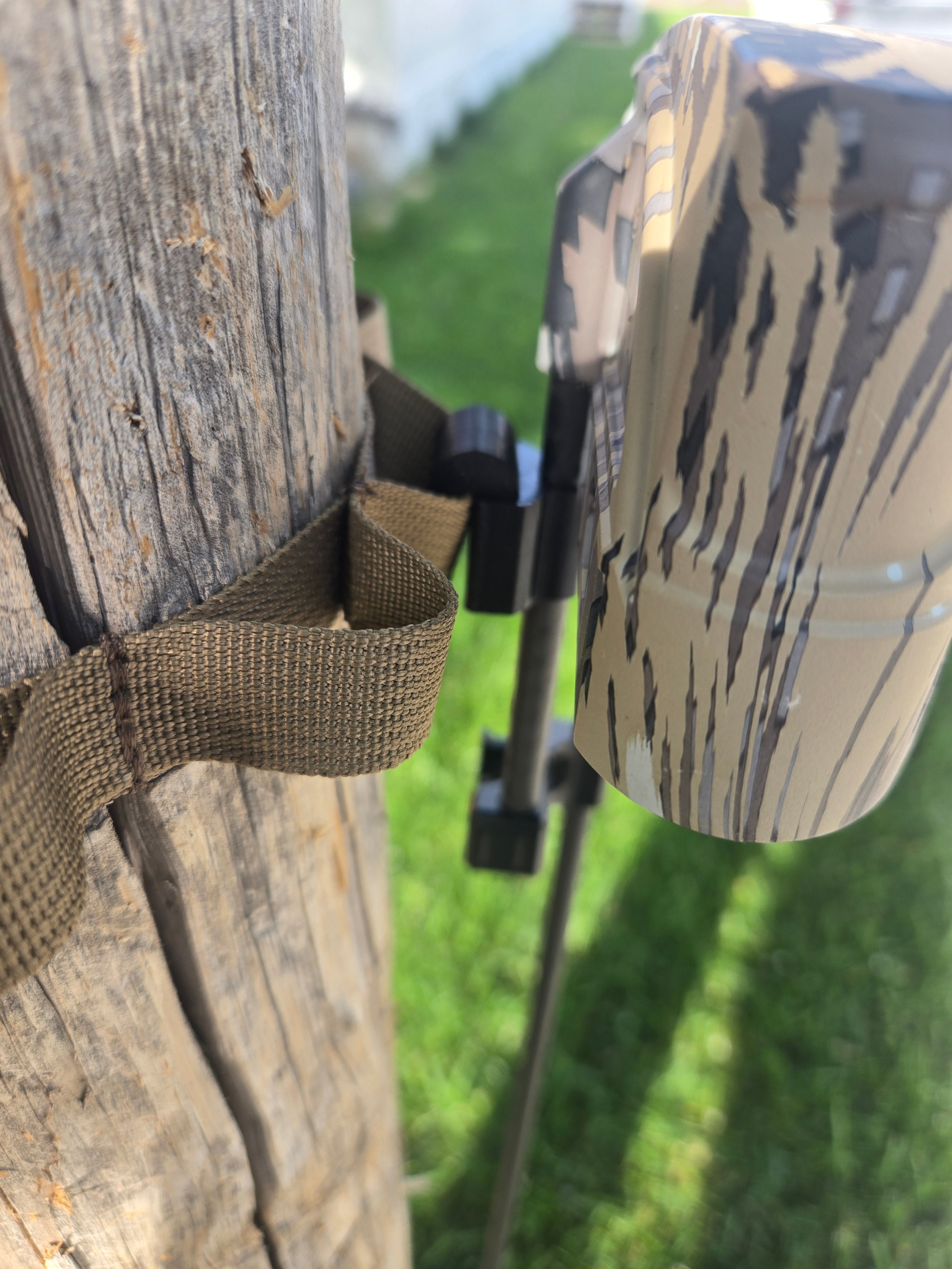 3D Hunting Solutions Clip-on Archery Quiver Hanger — product view 2