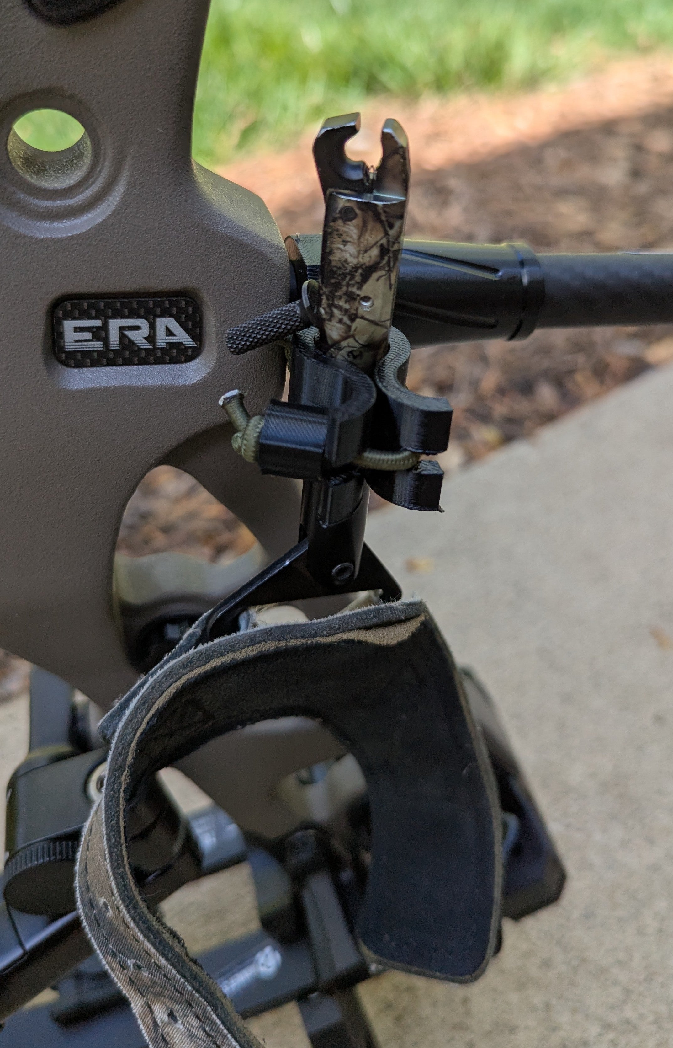 3D Hunting Solutions Archery Wrist Release Stabilizer Holster for Mobile / Saddle Hunting — product view 5