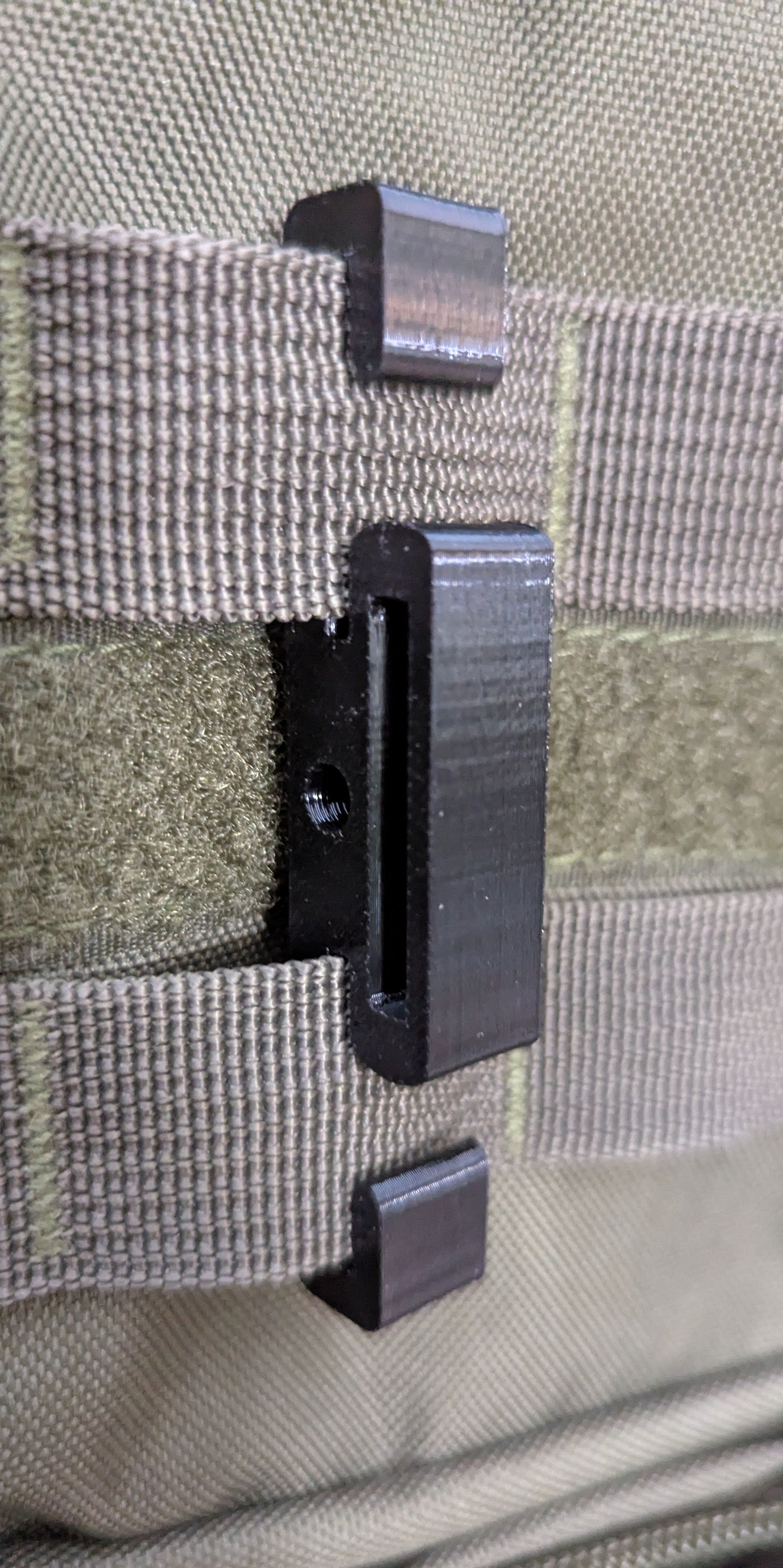 3D Hunting Solutions Molle Reverser Clip — product view 1