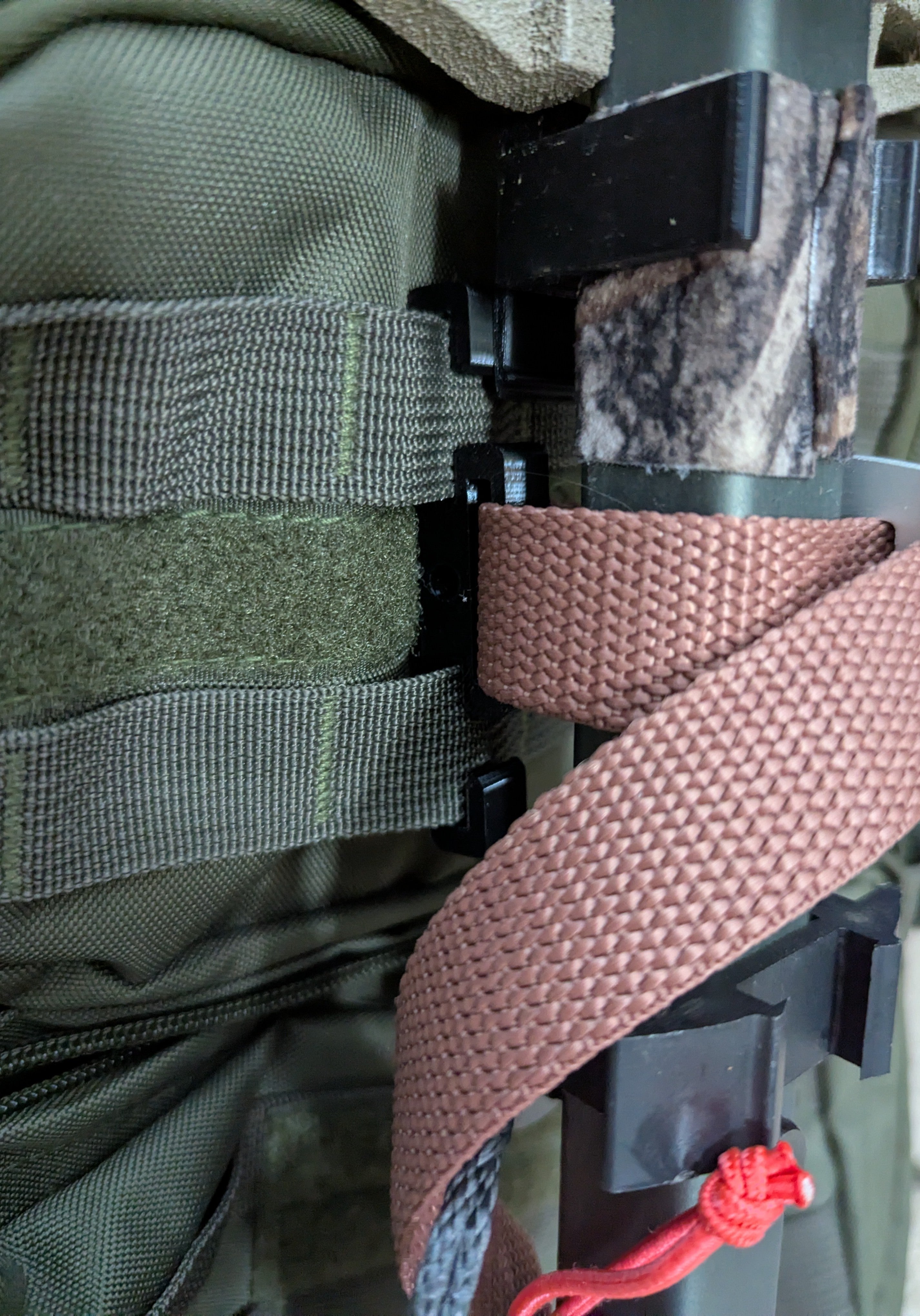 3D Hunting Solutions Molle Reverser Clip — product view 2