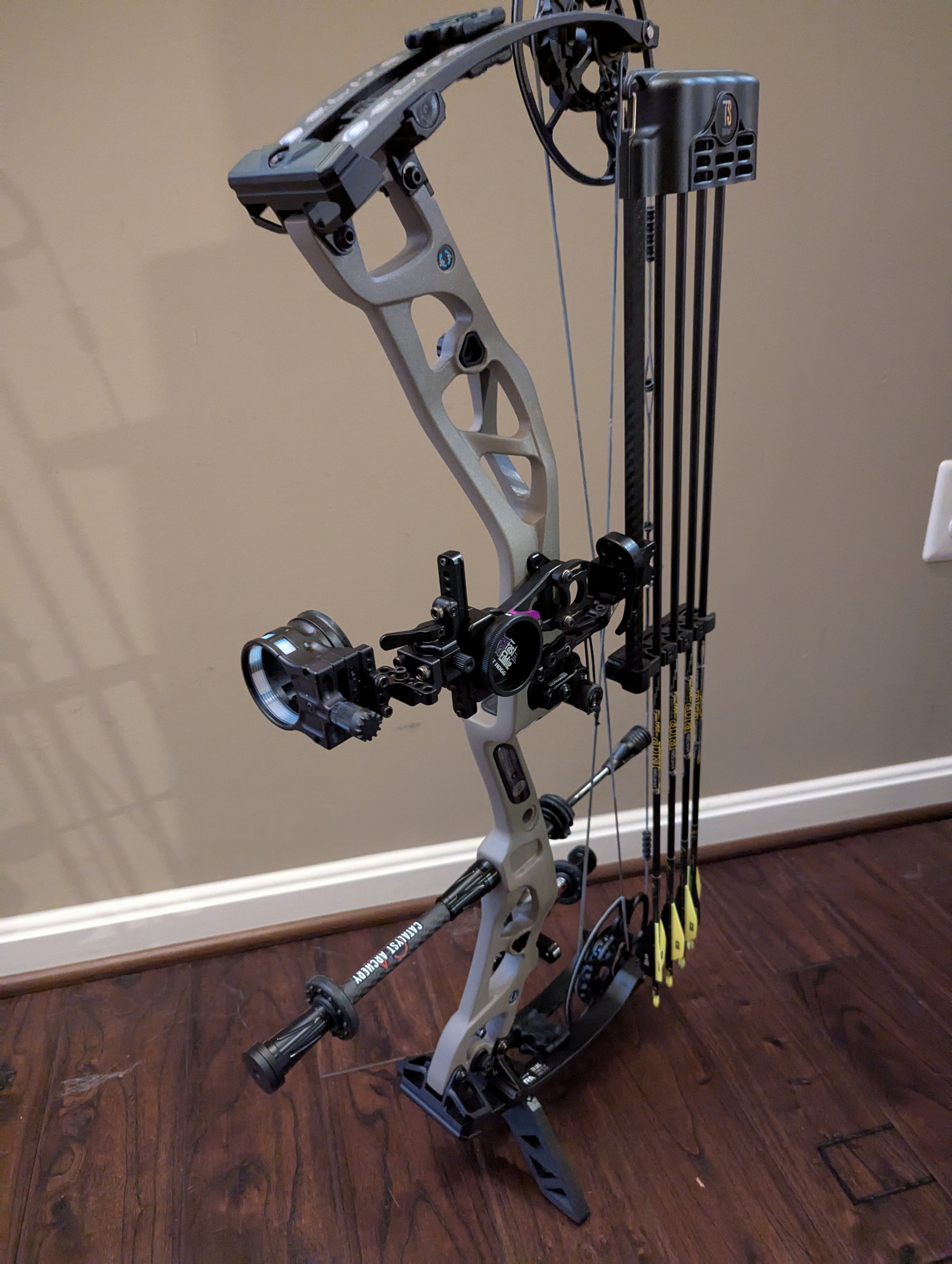 3D Hunting Solutions Split Limb Bow Stand — product view 4