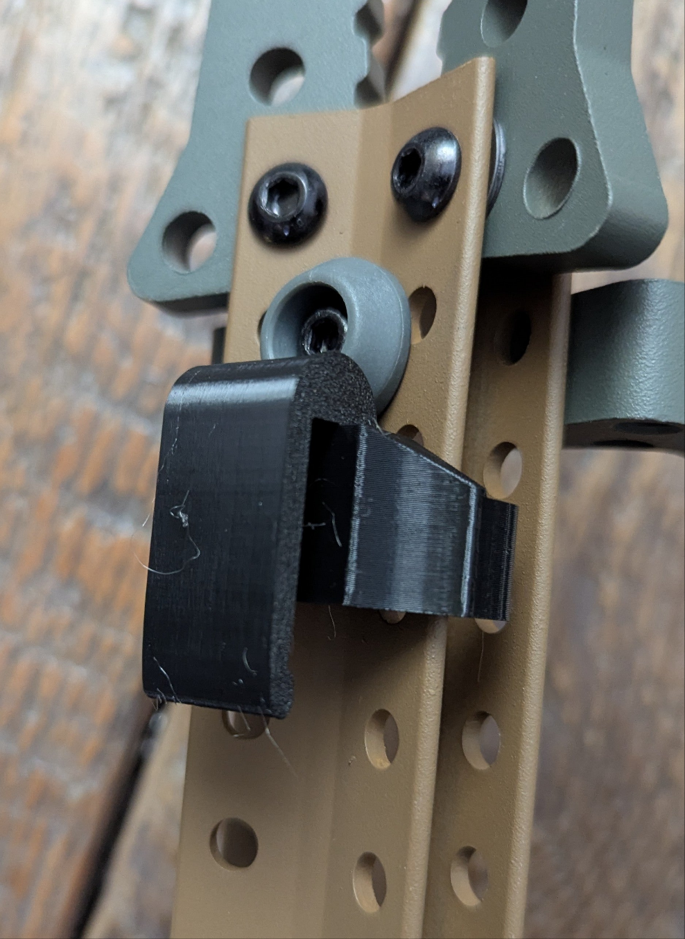 3D Hunting Solutions Tethrd Skeletors Stick Caddy for Saddle Hunting — product view 1