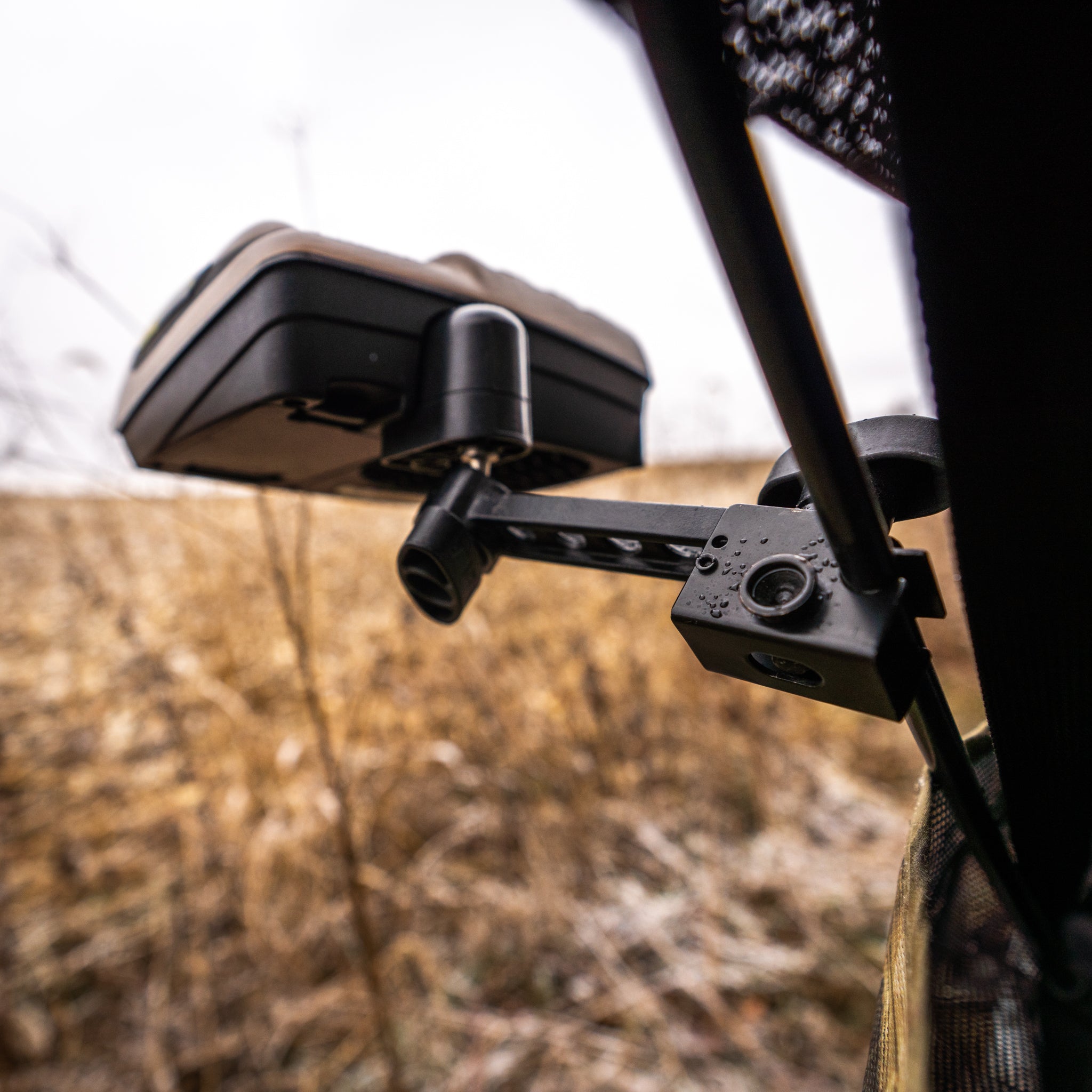 Ozonics Hub Blind Bracket - product view 2