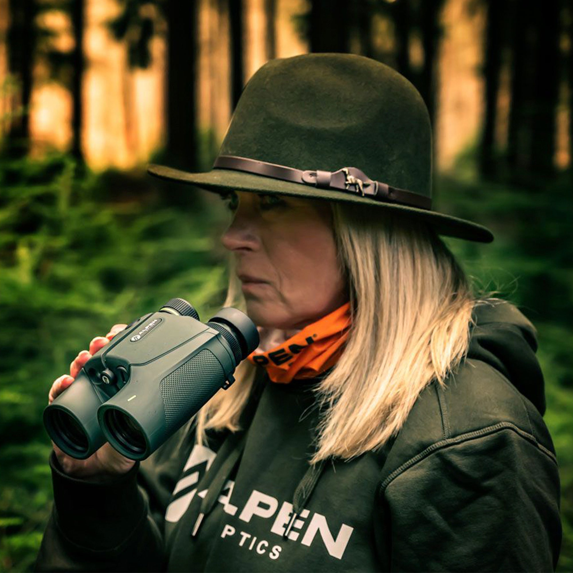 Alpen Apex XP 10x42 ED Binoculars with Laser Rangefinder — product view 2