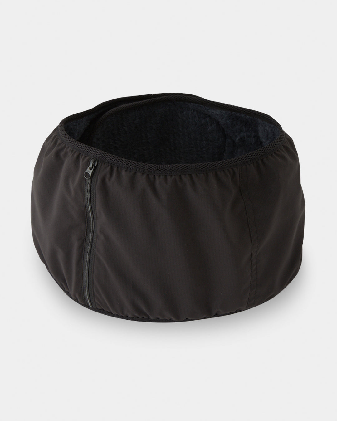 Yamatomichi Alpha Haramaki in Black with zippered pocket and fleece lining