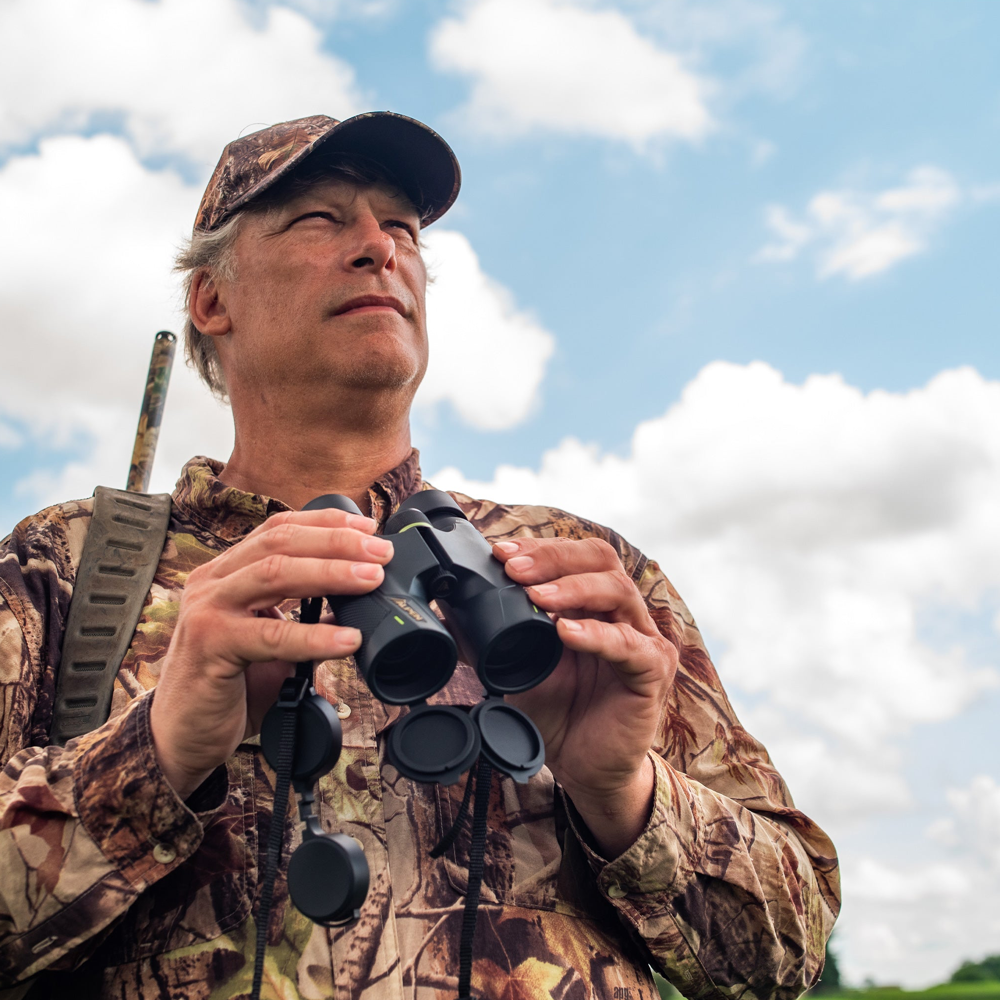 Alpen Apex 8x42 Binoculars — product view 2