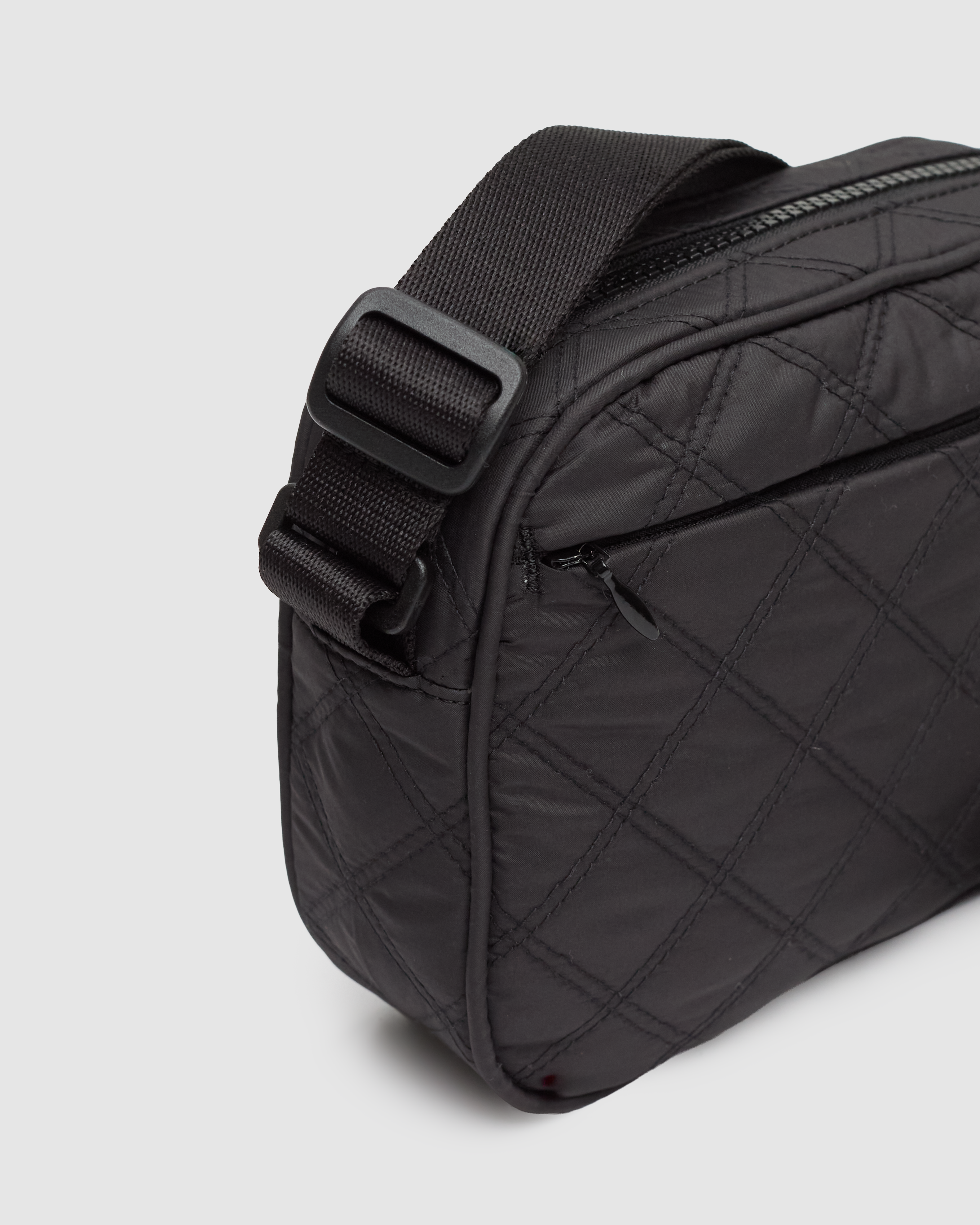 Tentree Mackenzie Quilted Bag - Meteorite Black