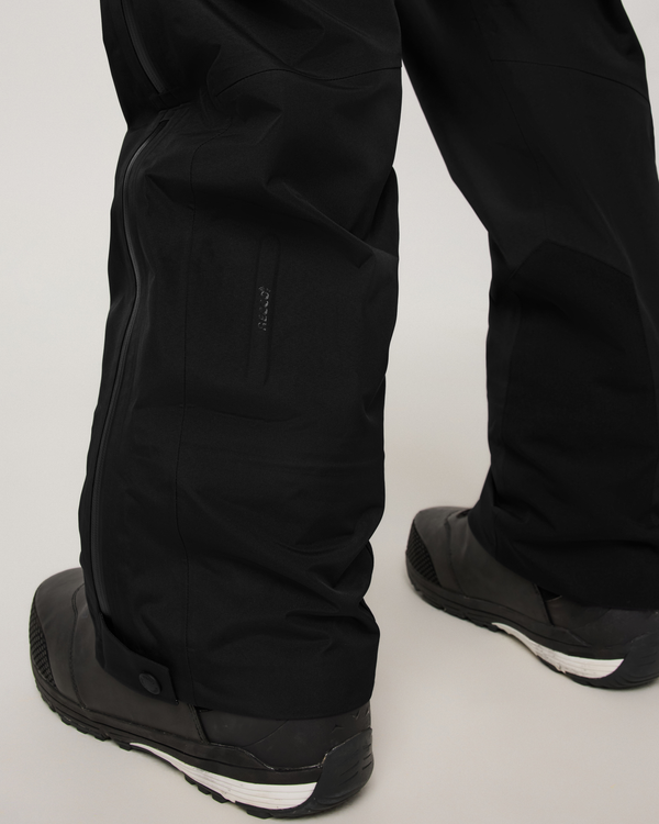 Vuori 
Taika Pants - Men's - Black