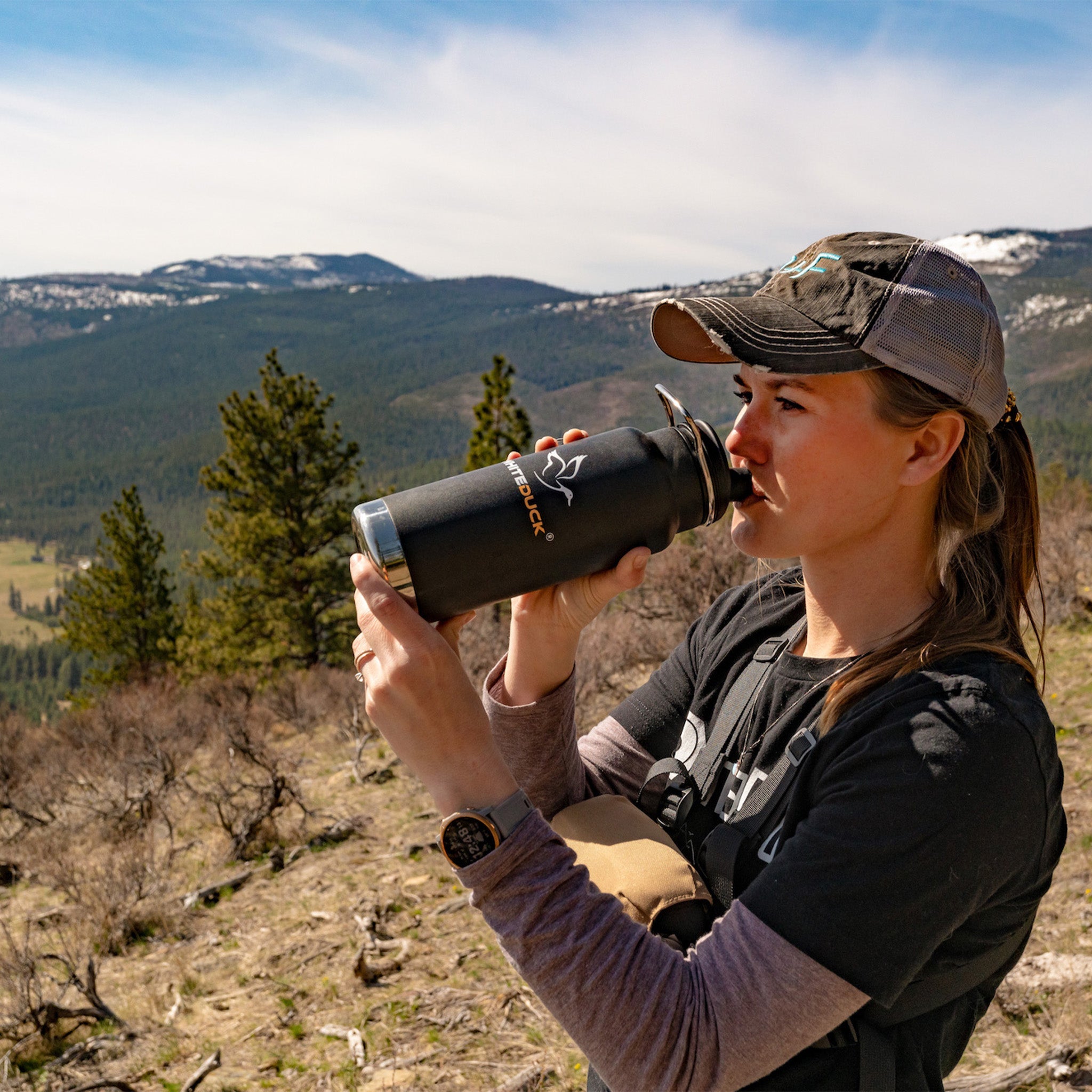 White Duck Insulated 32 oz with Chug Cap