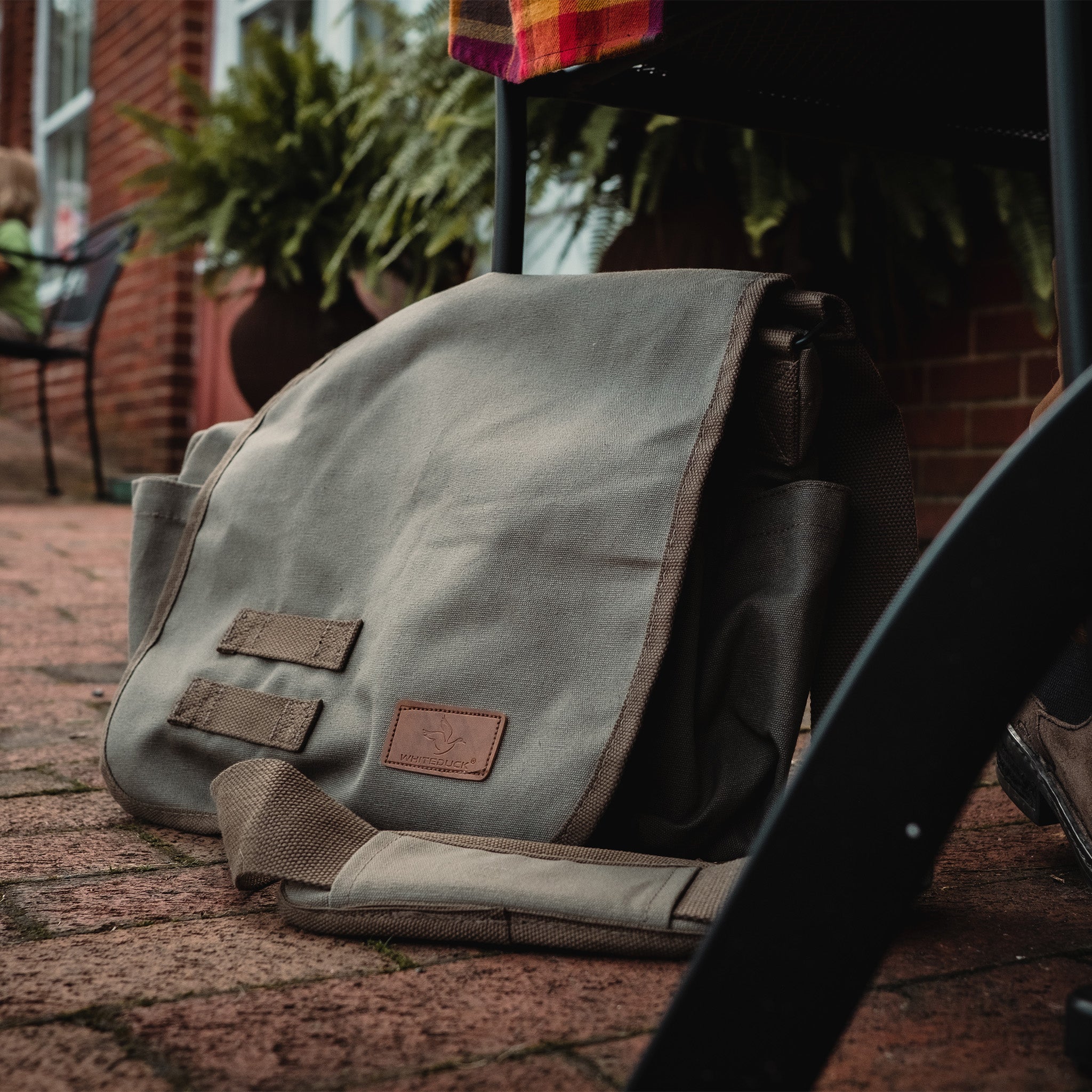 White Duck Filios Messenger Bag