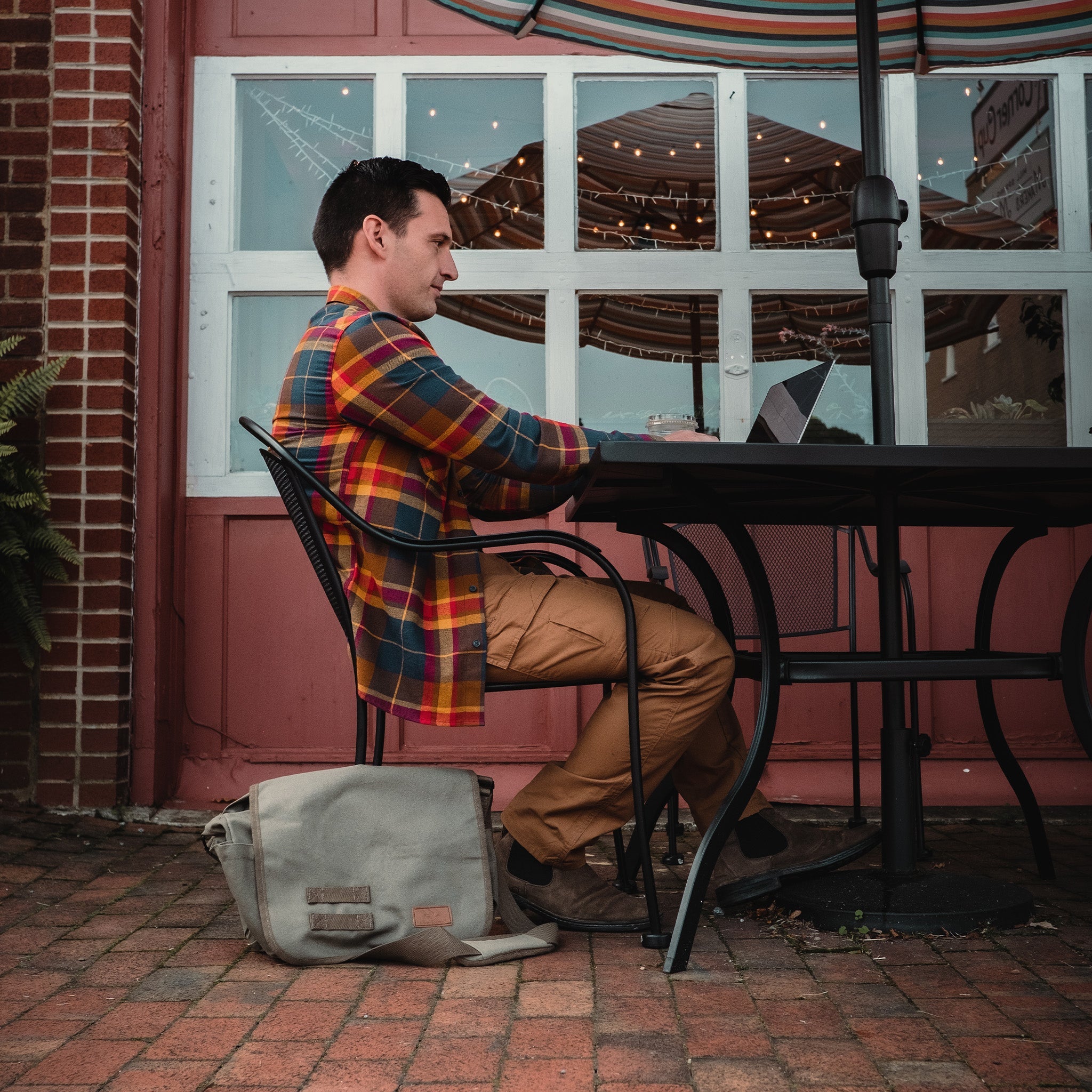 White Duck Filios Messenger Bag