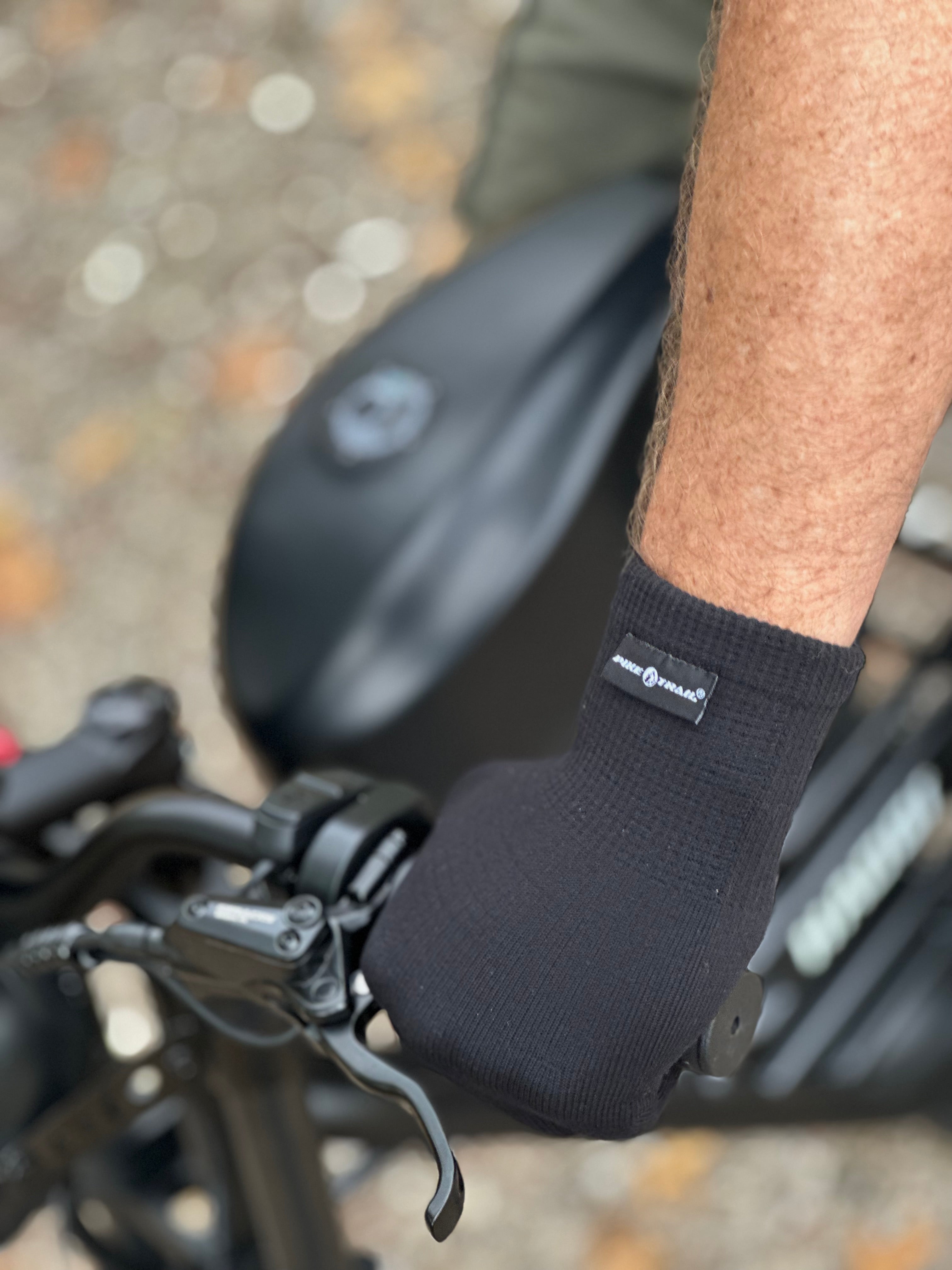 Pike Trail Water Resistance Seamless Gloves by Pike Trail