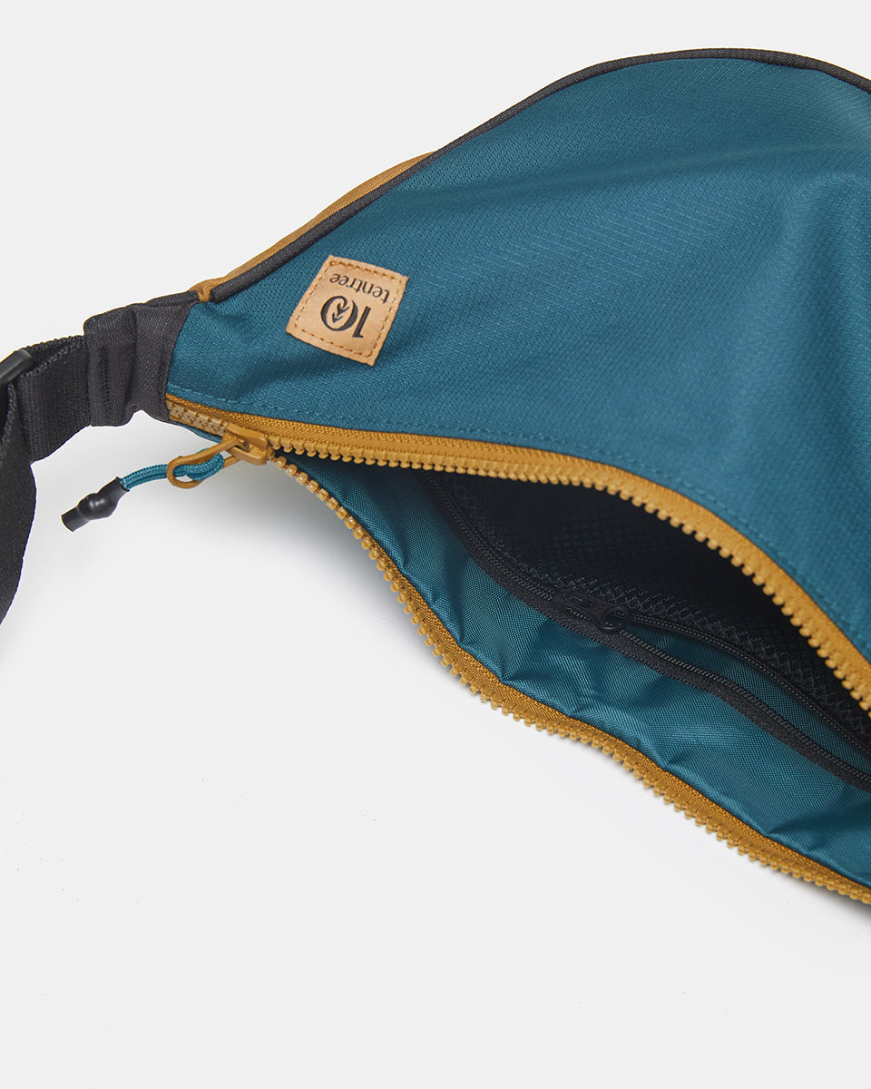 Tentree Beatty Moon Bag - Jasper Golden Brown Meteorite Black