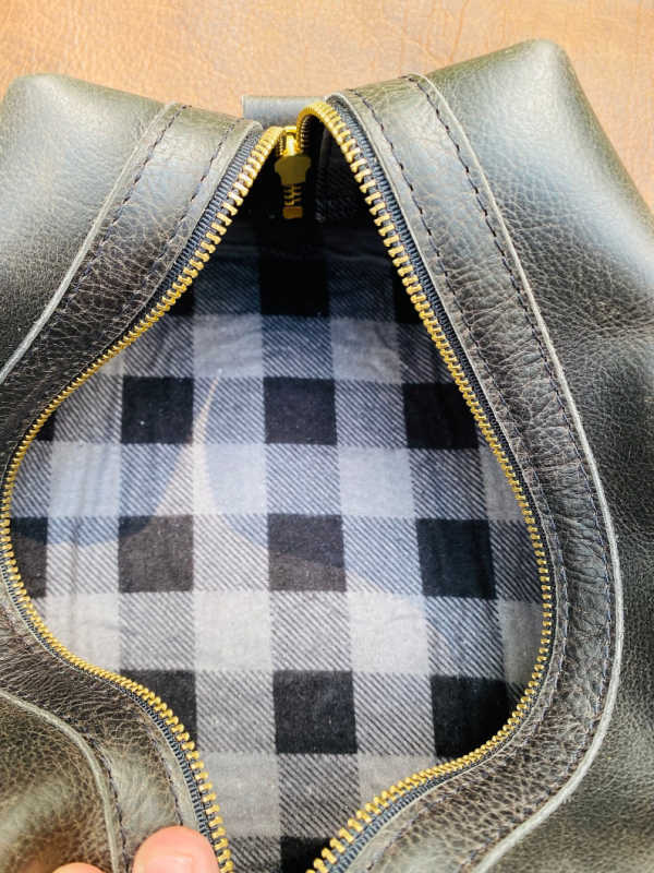 Off-Trayals Large Leather Toiletry Bag — Black — product view 4
