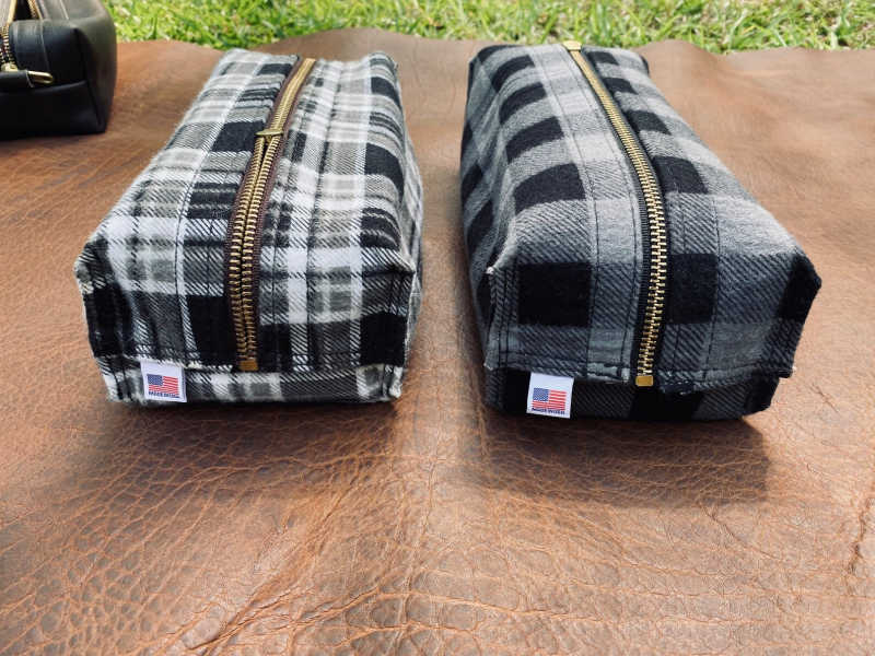 Off-Trayals Small Leather Toiletry Bag — Black — product view 2