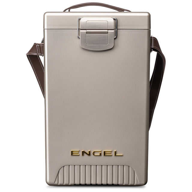 Engel Reserve wine cooler in Champagne, closed front view