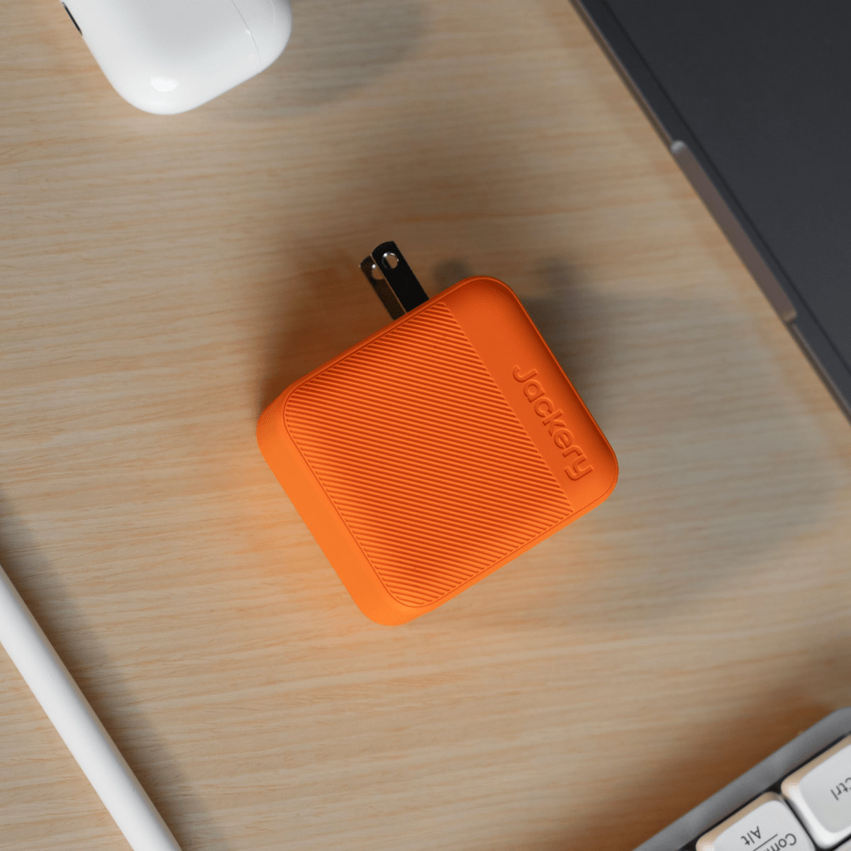 Add-on Jackery 102W GaN 3-Port Fast Charger by Jackery — alternate view 6