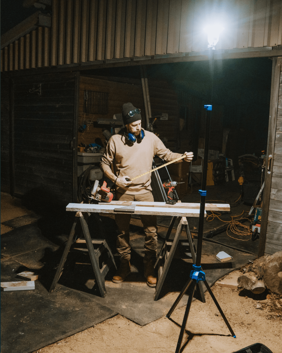 Devos LightRanger 4000 Rechargeable LED Area Light – product view 1
