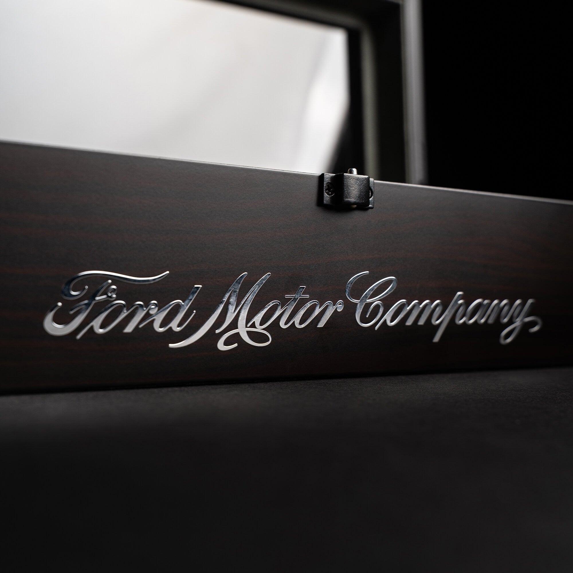 Original Grain Ford Ebony 5 Watch Holder — product view 3