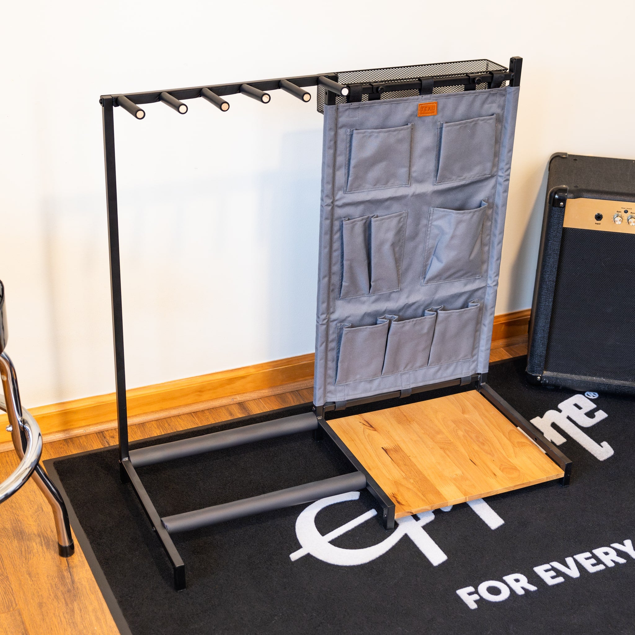 The Opener 5-Slot Guitar Rack | Gray - product view 2
