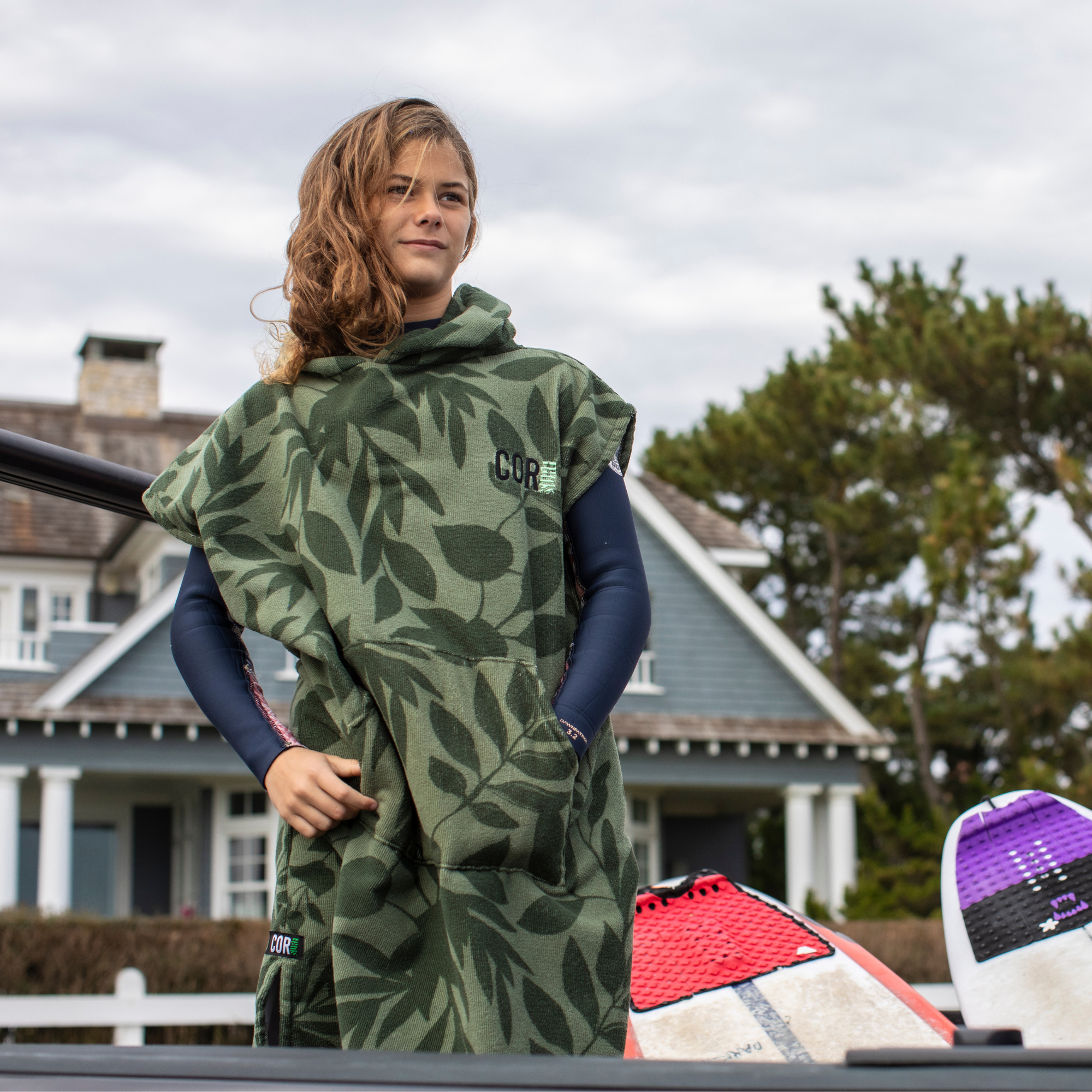 COR Surf Changing Towel Poncho (Kona) Medium Size — view 4